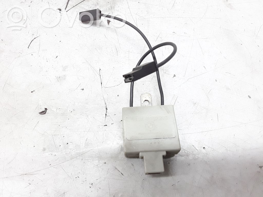 BMW 7 E32 Antenos stiprintuvas 