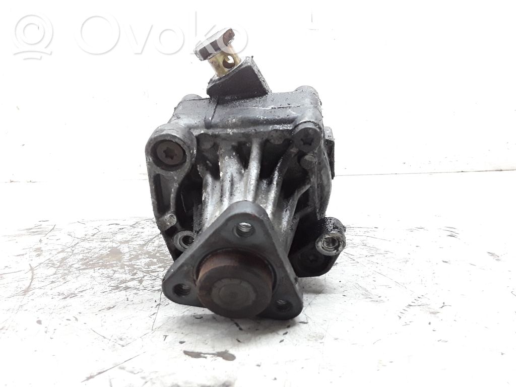 BMW 5 E34 Power steering pump 