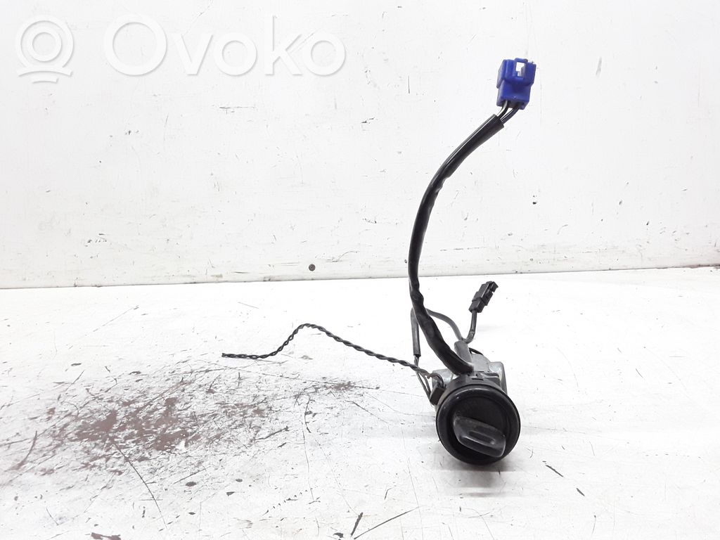 Subaru Legacy Užvedimo spynelė 