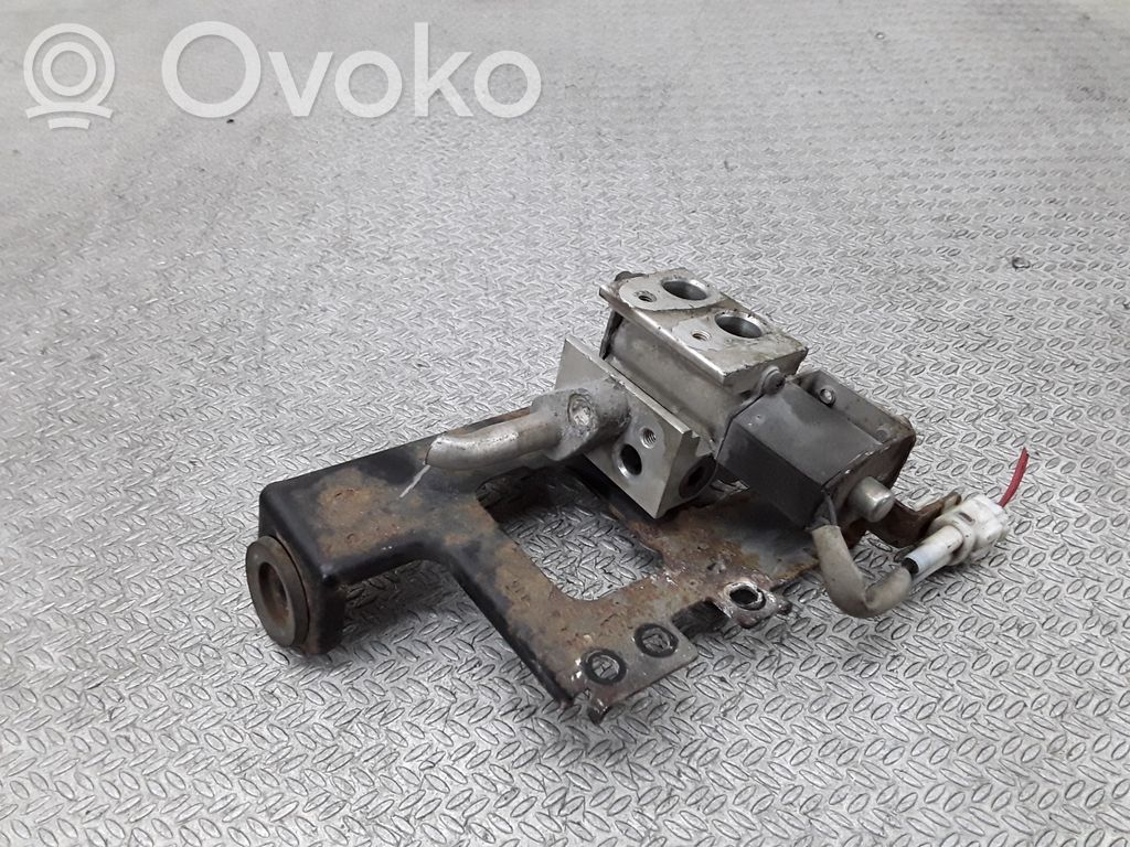 Toyota Avensis T250 Zawór rozprężny klimatyzacji A/C 