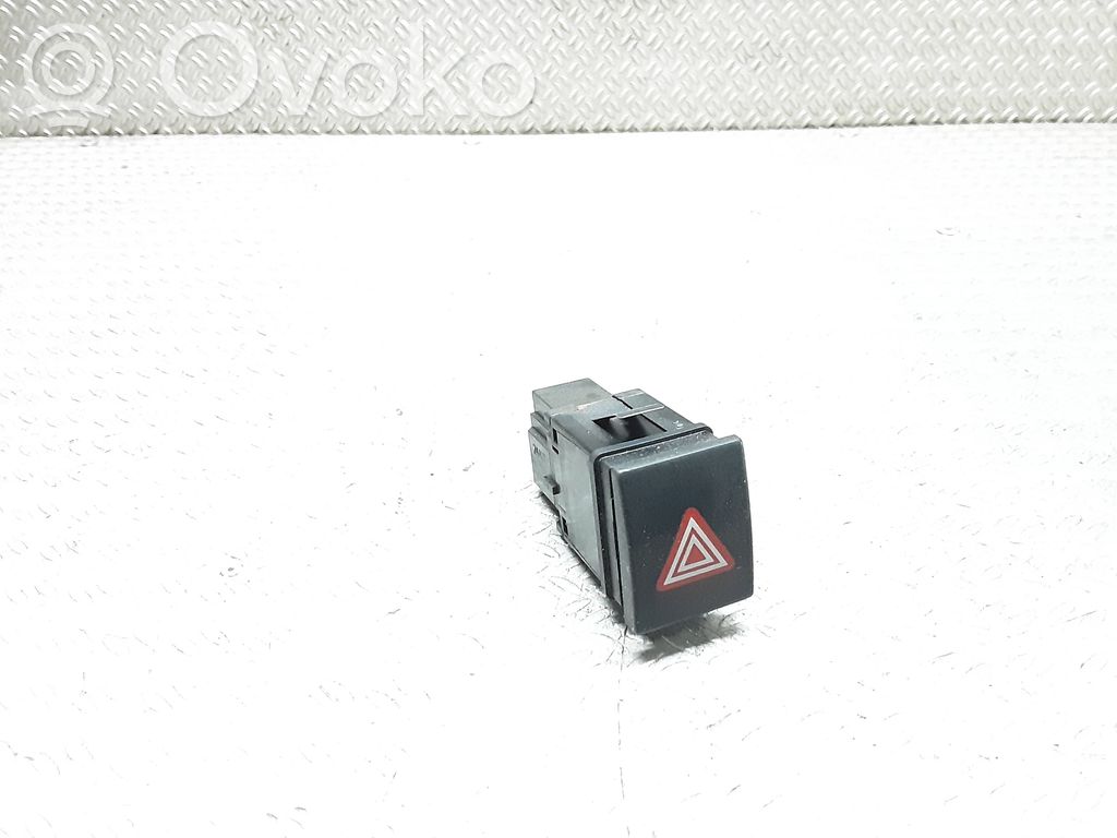 Volkswagen Polo IV 9N3 Comutator lumini pericol 