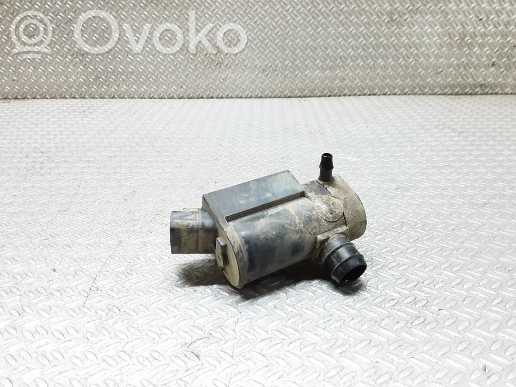 Toyota Previa (XR30, XR40) II Windscreen/windshield washer pump 