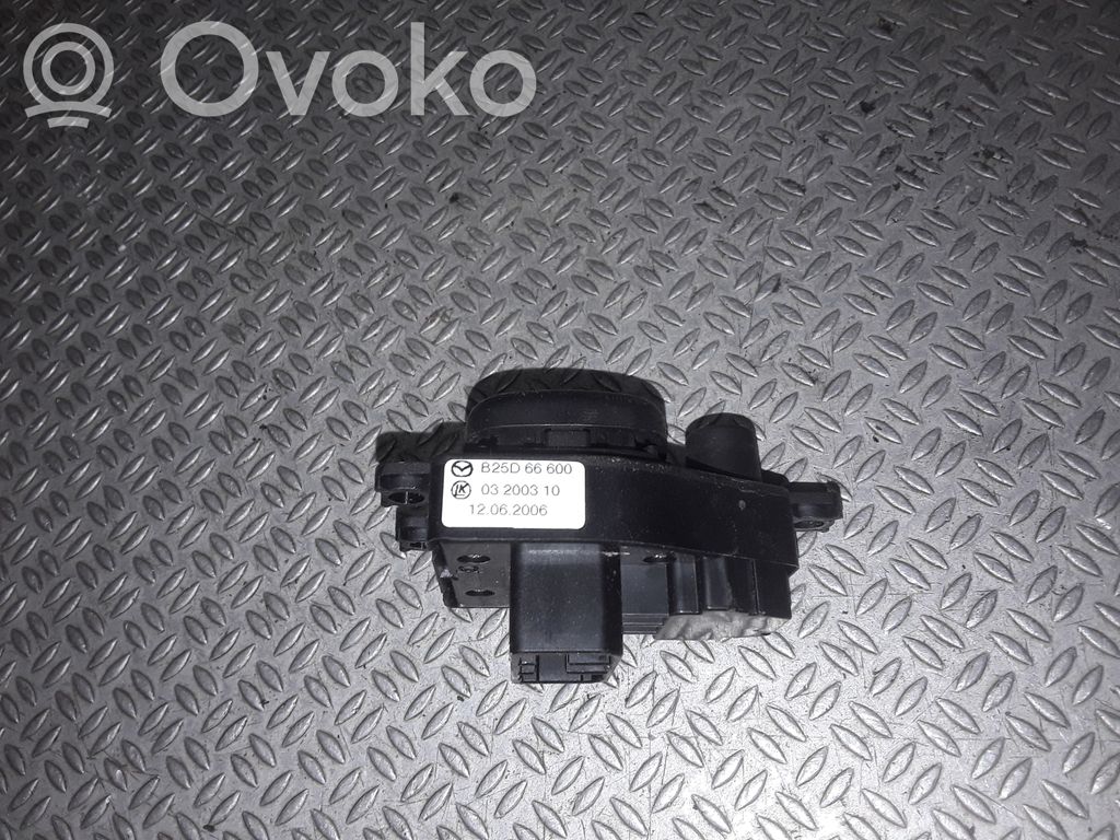 Mazda 2 Wing mirror switch 