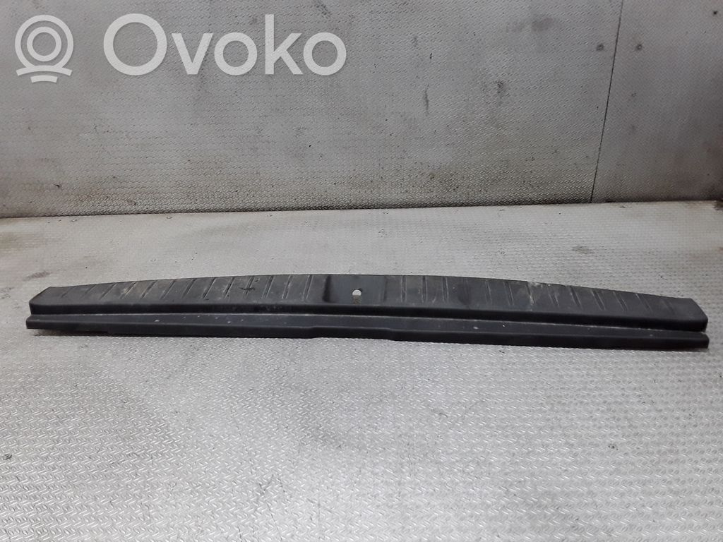 Tavaratilan kynnyksen suoja   95073AG000