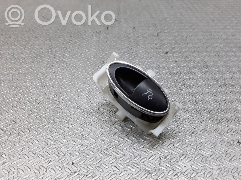 Mercedes-Benz E W211 Tailgate/boot open switch button 
