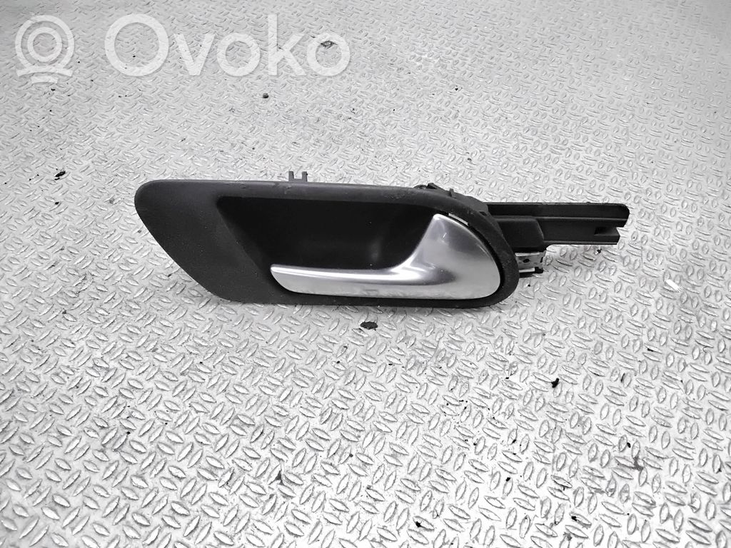 Manecilla interna puerta trasera   1K5837114