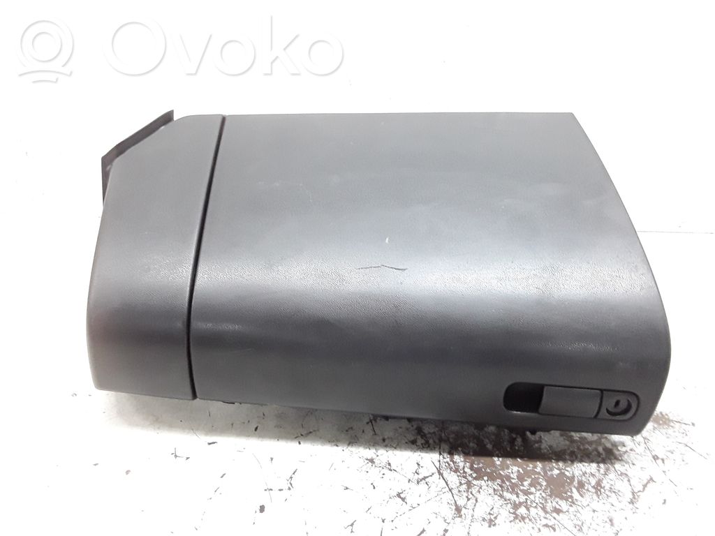 Mazda 3 I Glove box set 