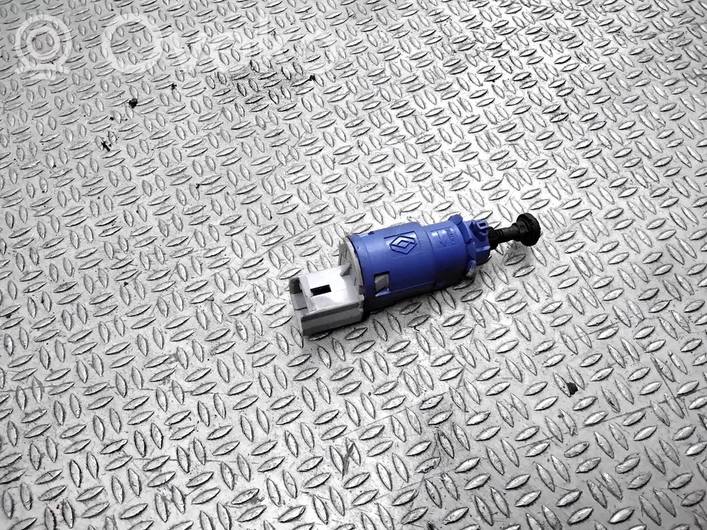 Renault Clio III Clutch pedal sensor 