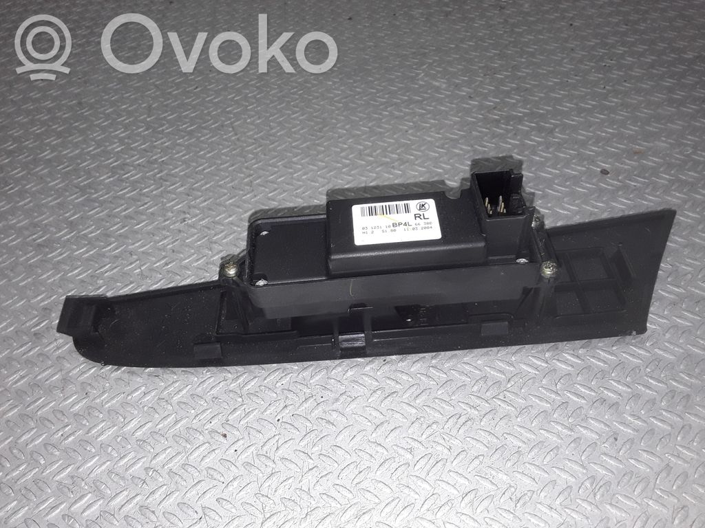 Mazda 3 I Electric window control switch 