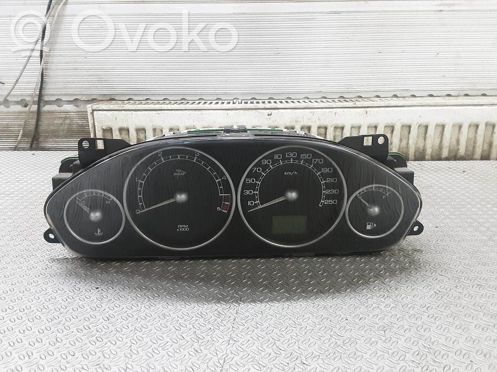 Jaguar X-Type Speedometer (instrument cluster) 