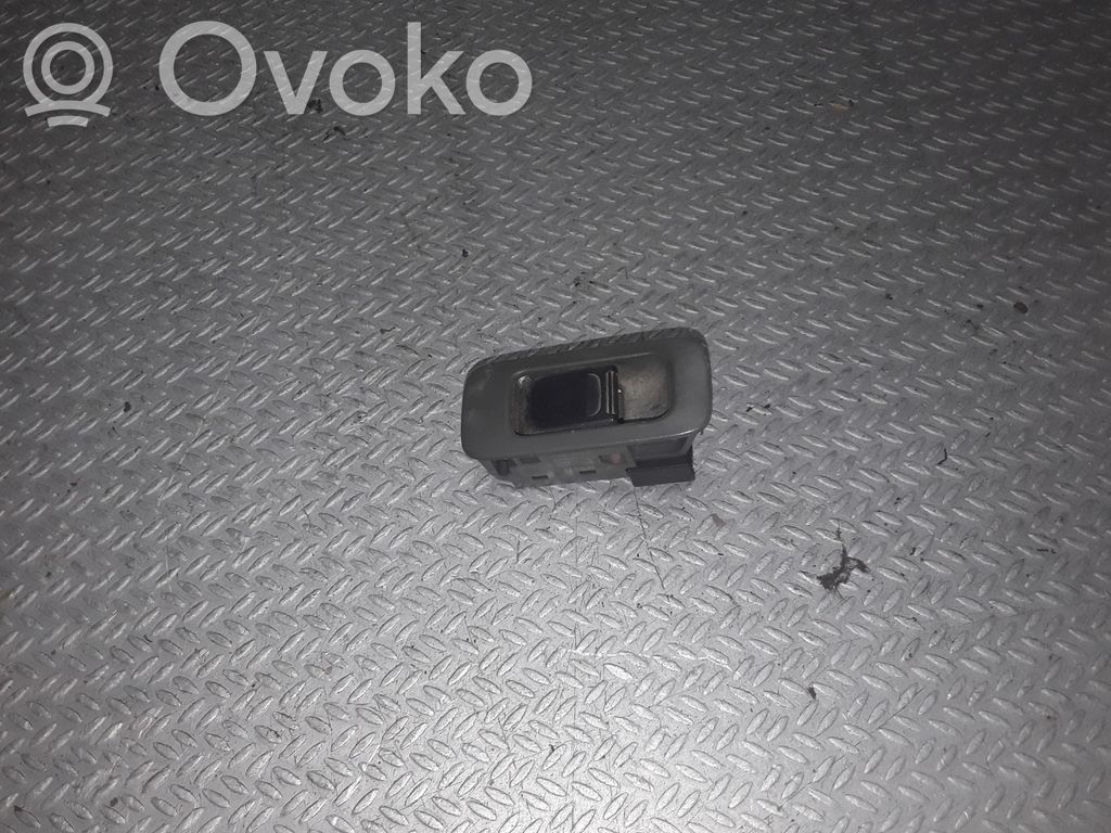 Suzuki Grand Vitara I Electric window control switch 