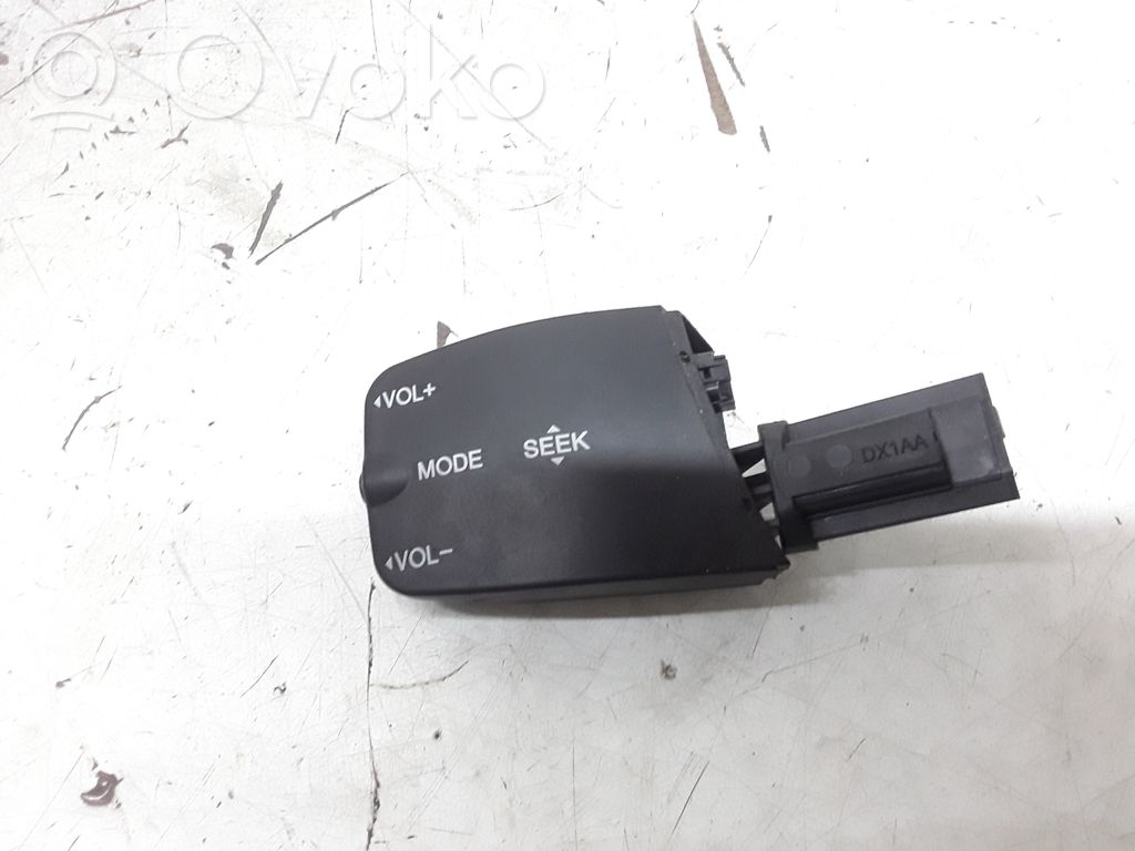Ford Focus Multifunctional control switch/knob 