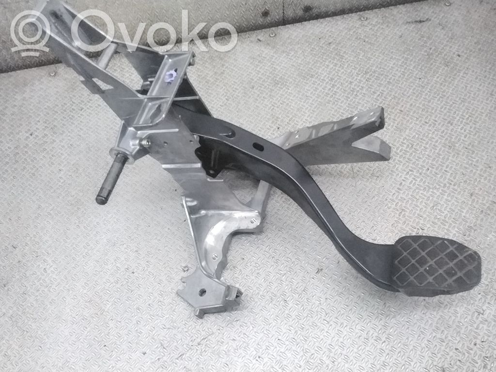 Pedał hamulca   8E1721117A