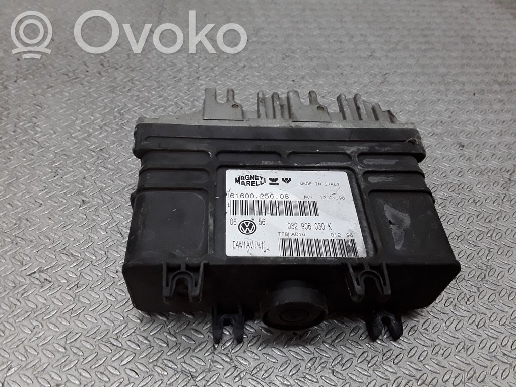 Volkswagen Golf III Engine control unit/module 