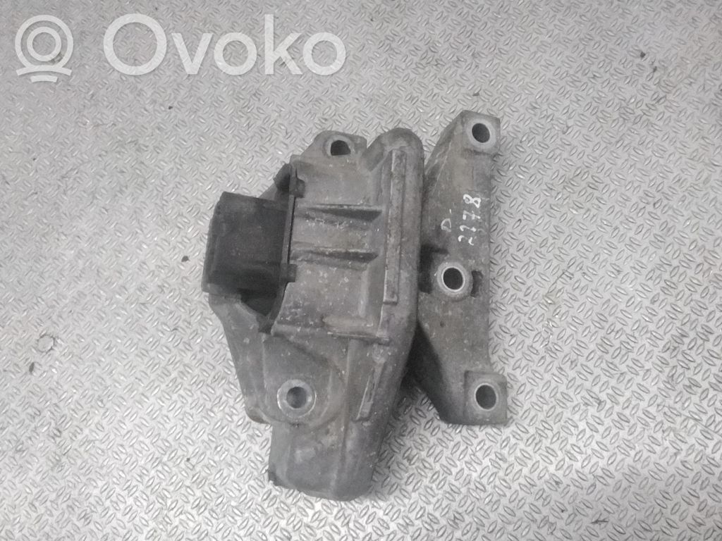Подушка двигателя