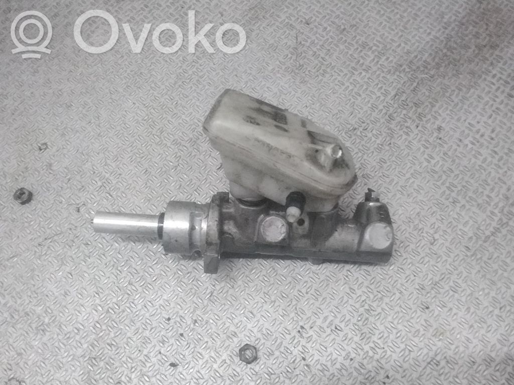 Master brake cylinder