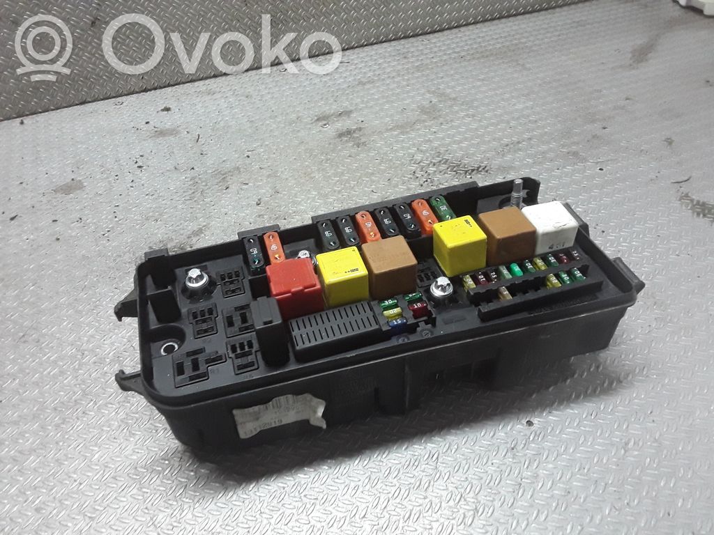 Opel Vectra C Drošinātāju bloks 