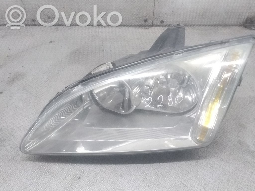 Ford Focus Headlight/headlamp 