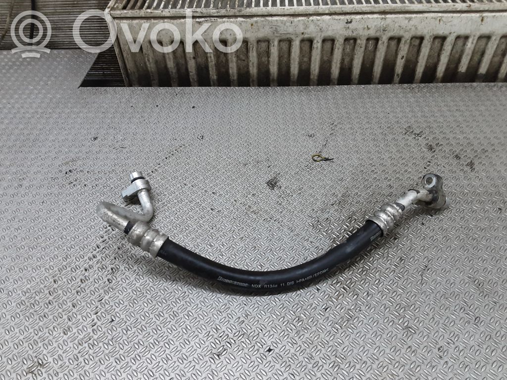 Hyundai Santa Fe Ilmastointilaitteen putki (A/C) 