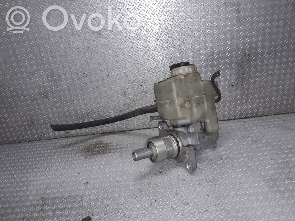 Master brake cylinder