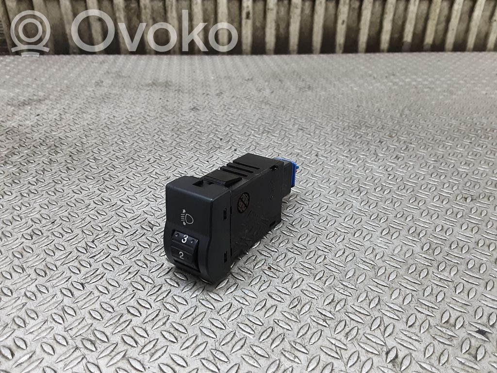 Mazda 3 I Headlight level height control switch 