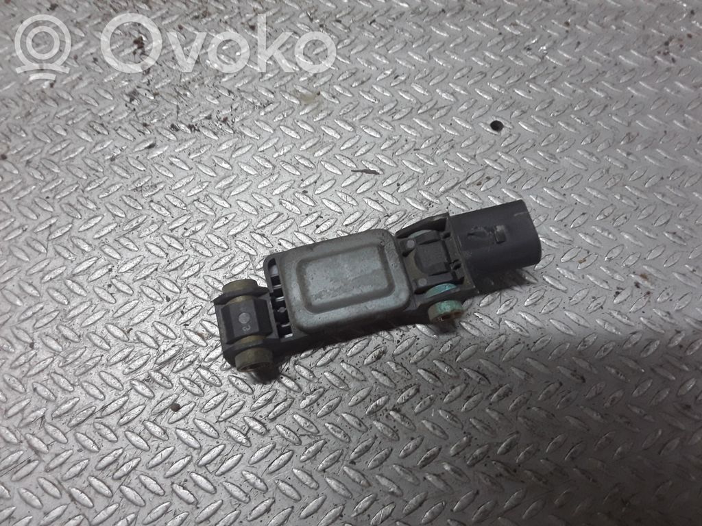 Turvatyynyn törmäysanturi   8E0959651