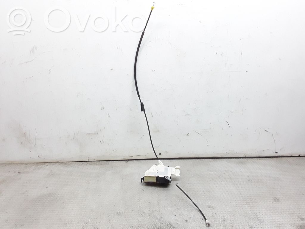 Priekšpusē slēdzene   9660700680