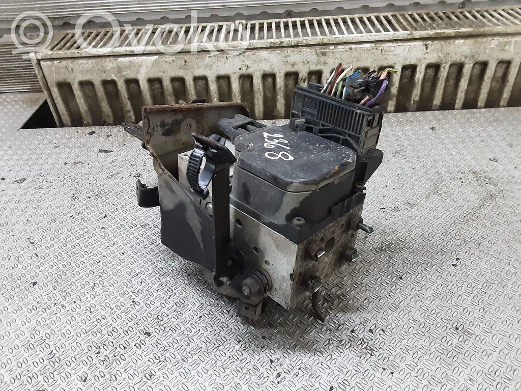 Nissan Primera ABS bloks 