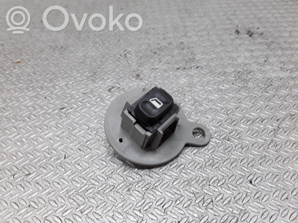 Citroen Xsara Picasso Electric window control switch 