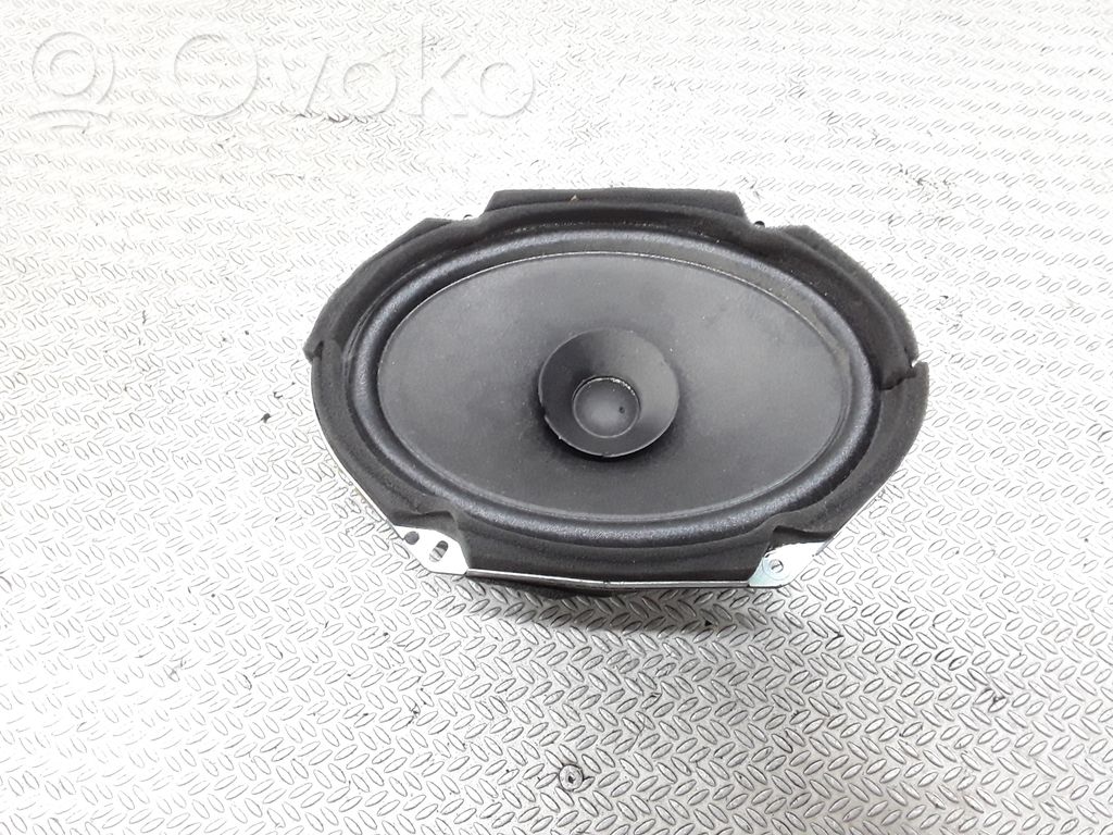 Mazda 5 Etuoven kaiutin 