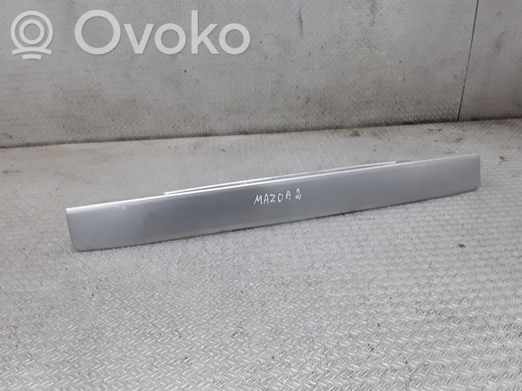 Mazda 2 Éclairage de plaque d'immatriculation 