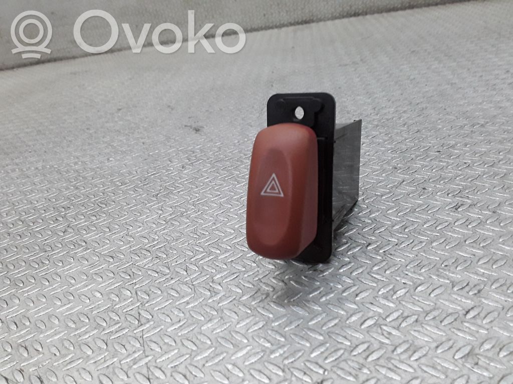 Hazard light switch   3843183E0