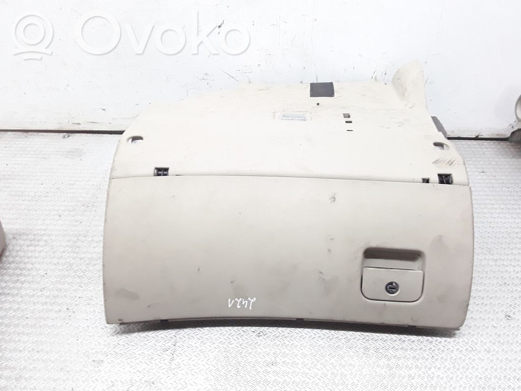 Glove box set   4B1880302A