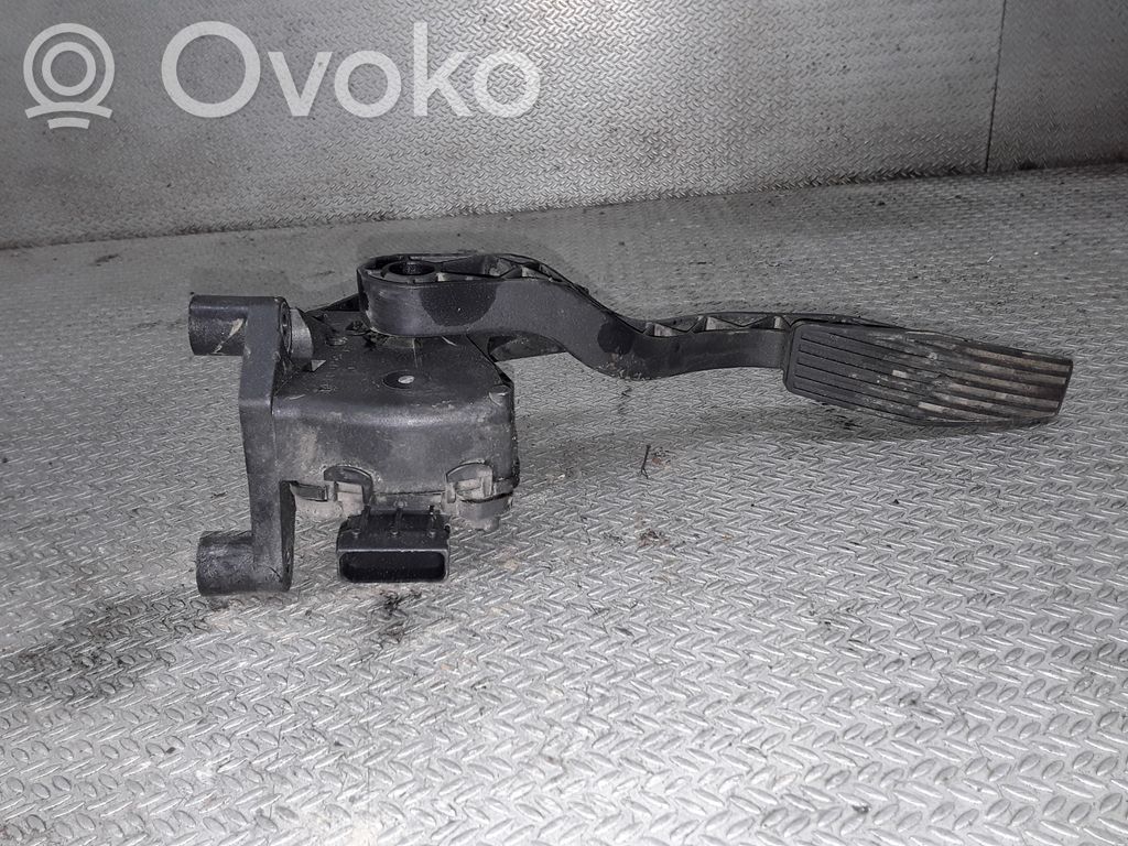 Akceleratoriaus pedalas   93335443