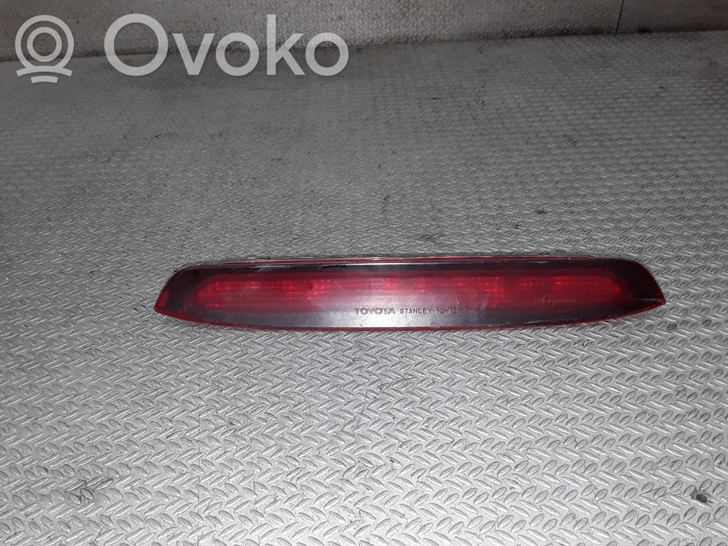 Third/center stoplight   E43020002