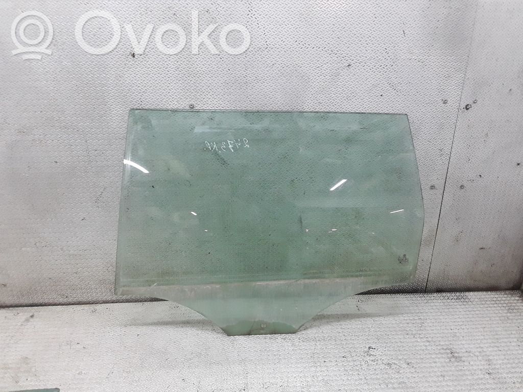 Luna de la puerta trasera