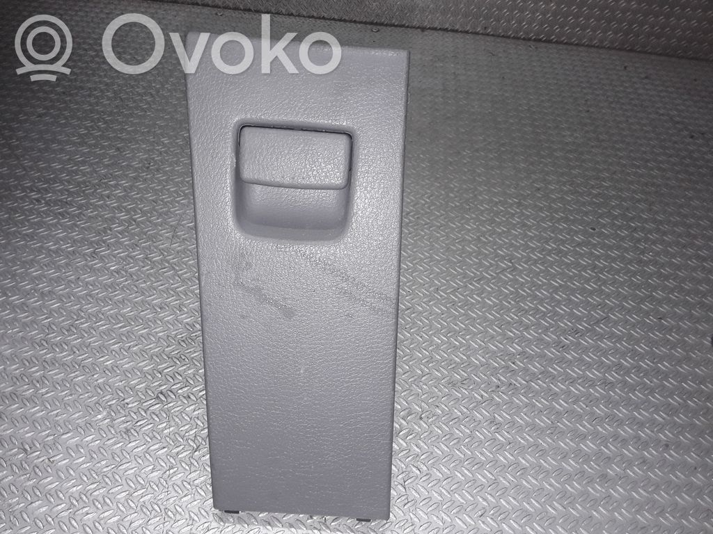 Mazda 2 Daiktadėžė 