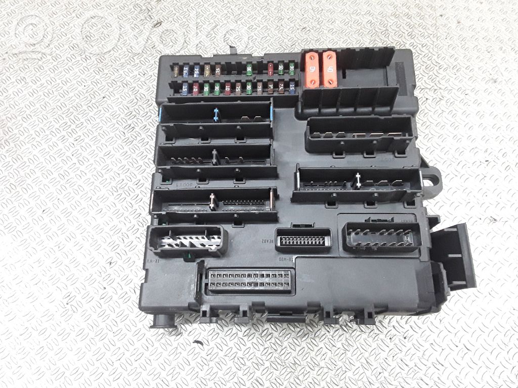Drošinātāju bloks   12805846
