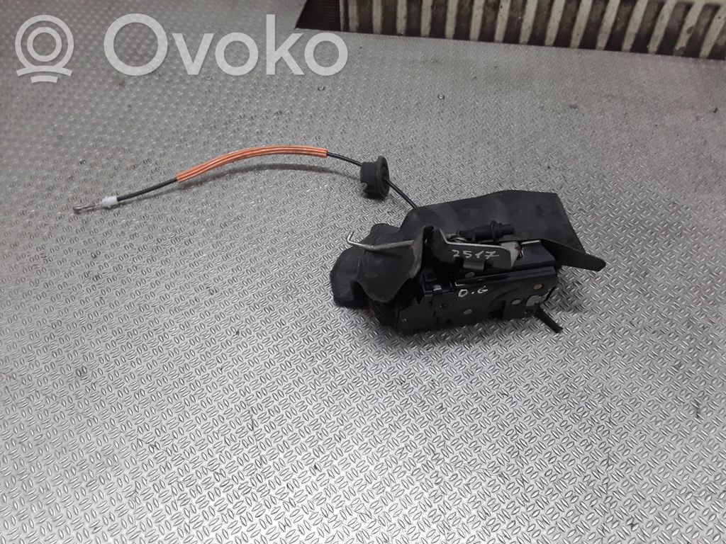 Zamek drzwi tylnych   8E0839350