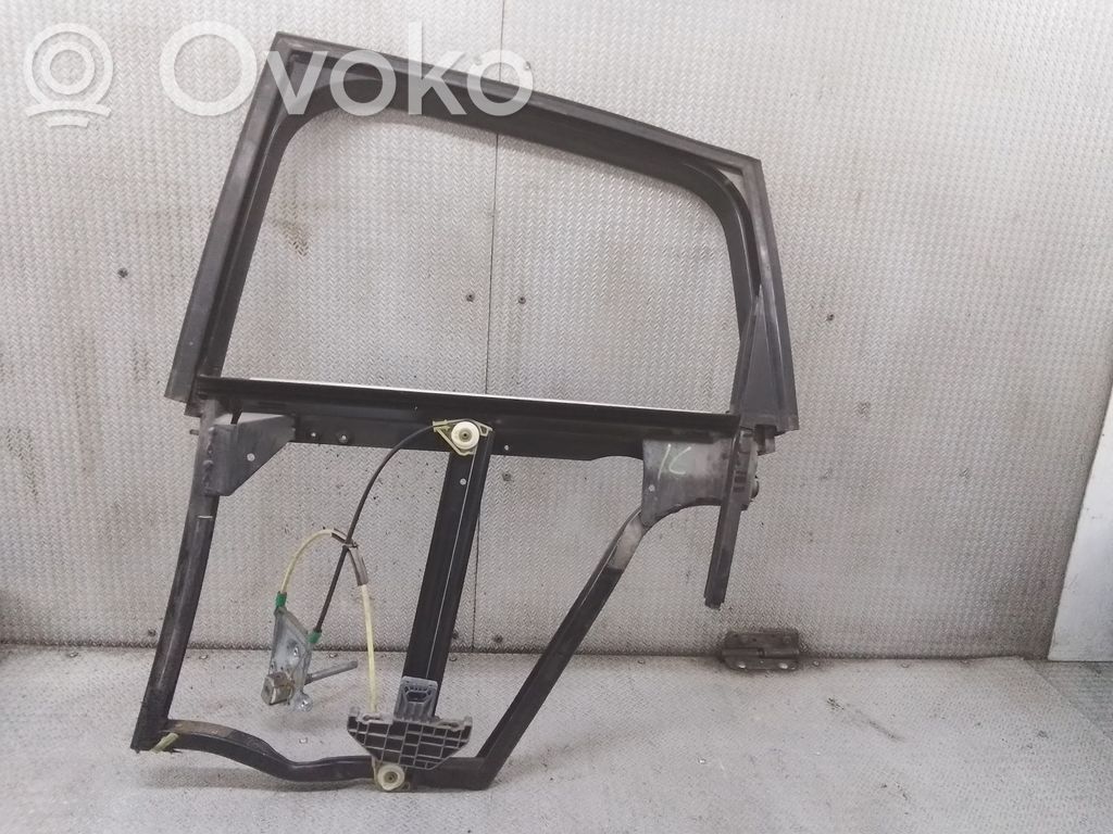Regulador manual de la ventanilla trasera   8Z0839753A