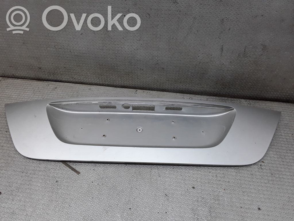 Mercedes-Benz E W211 Tailgate trim 