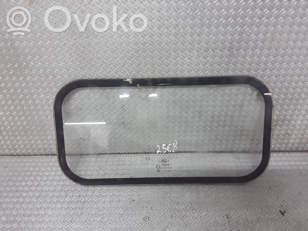 Заднее стекло