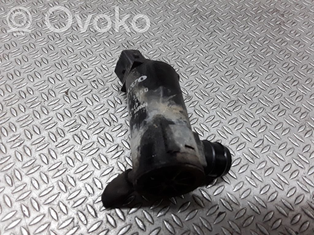 Windscreen/windshield washer pump   9169611