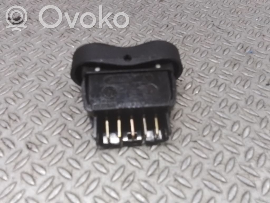 Renault Sandero I Electric window control switch 