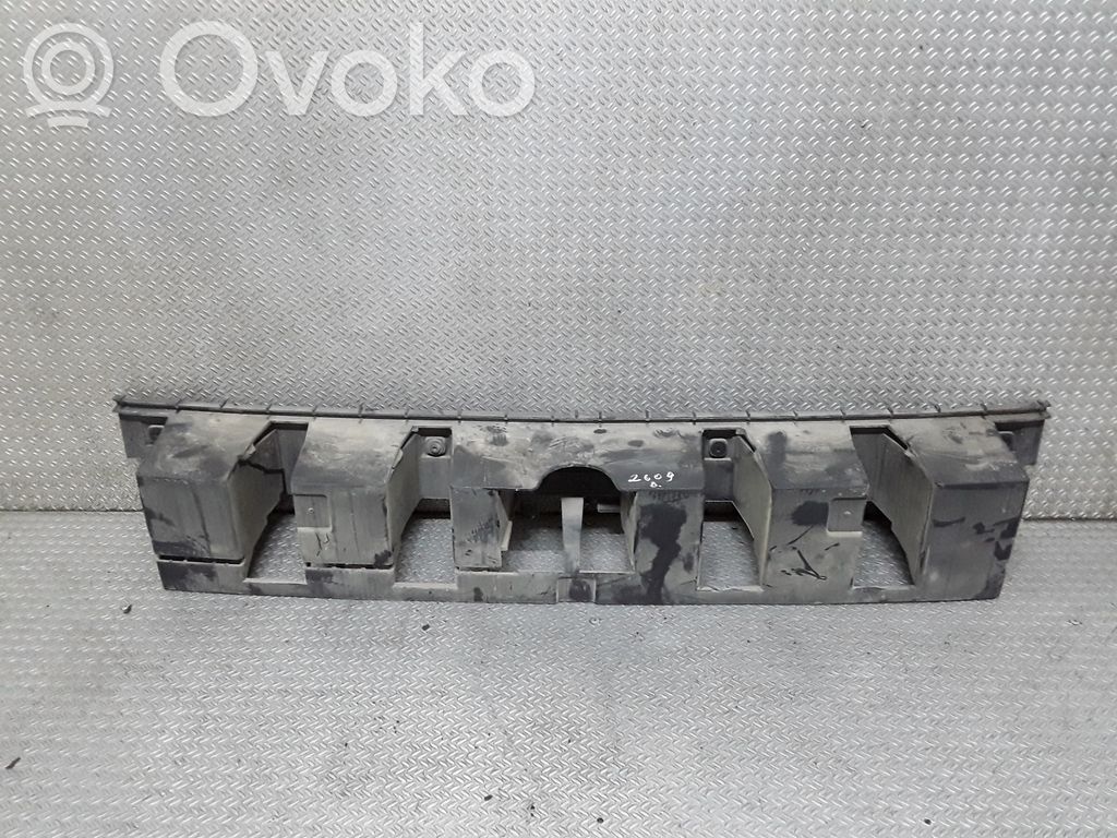 Rear bumper mounting bracket