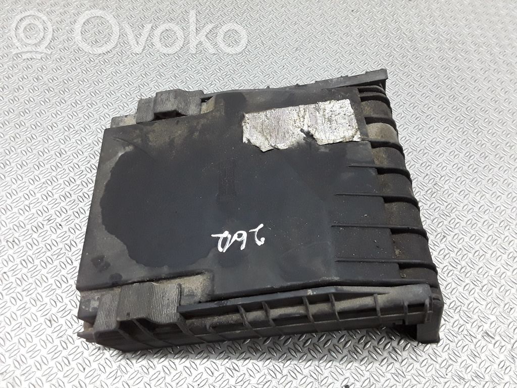 Tapa de caja de fusibles   1K0937132F