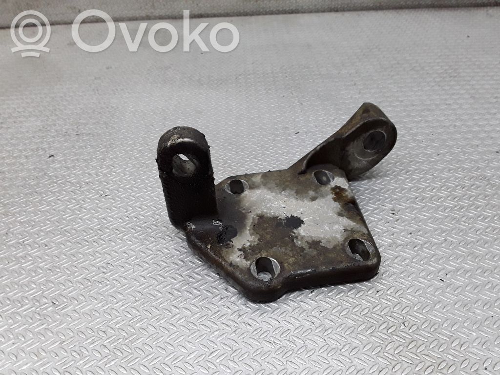 Volvo XC90 Gearbox mounting bracket 