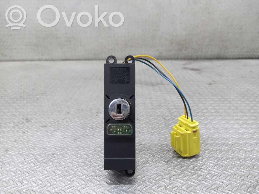 Comutator pornit/oprit airbag pasager   7L6919211