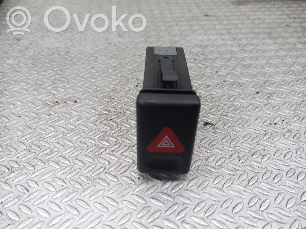 Botón interruptor de luz de peligro   7M5953235A