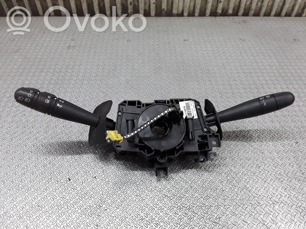 Dacia Logan I Commodo, commande essuie-glace/phare 